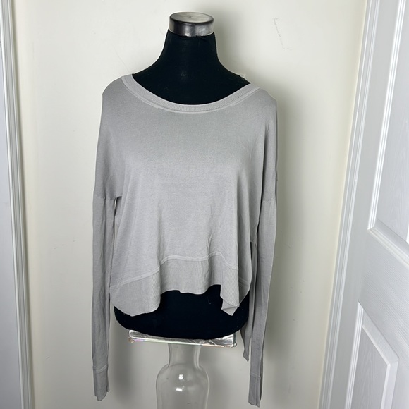 Aritzia Wilfred Librement Asymmetrical Sweater Size Small - Picture 3 of 11